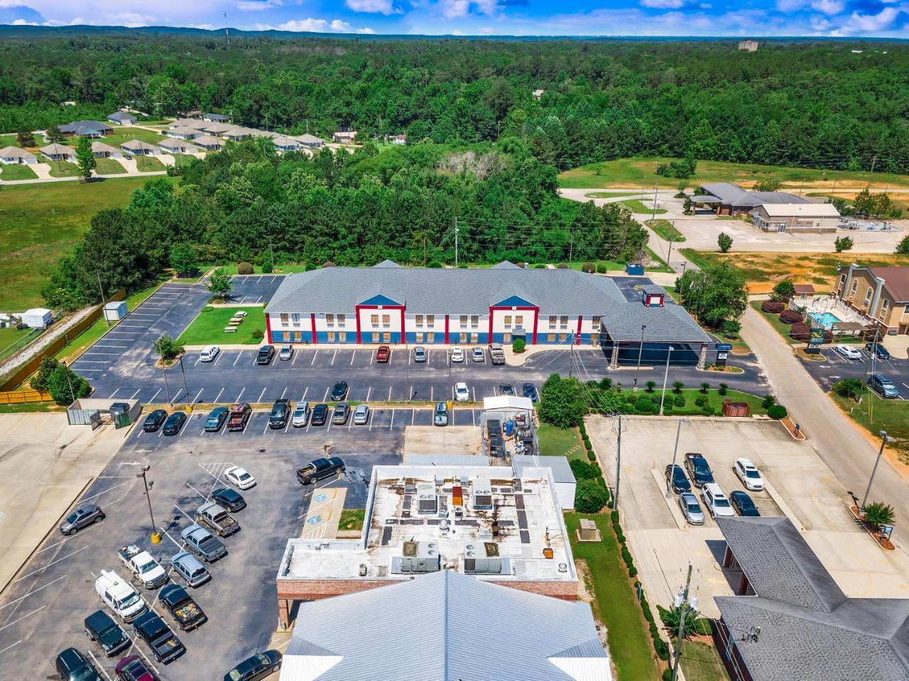 Hometown Inn Thomasville Exterior photo